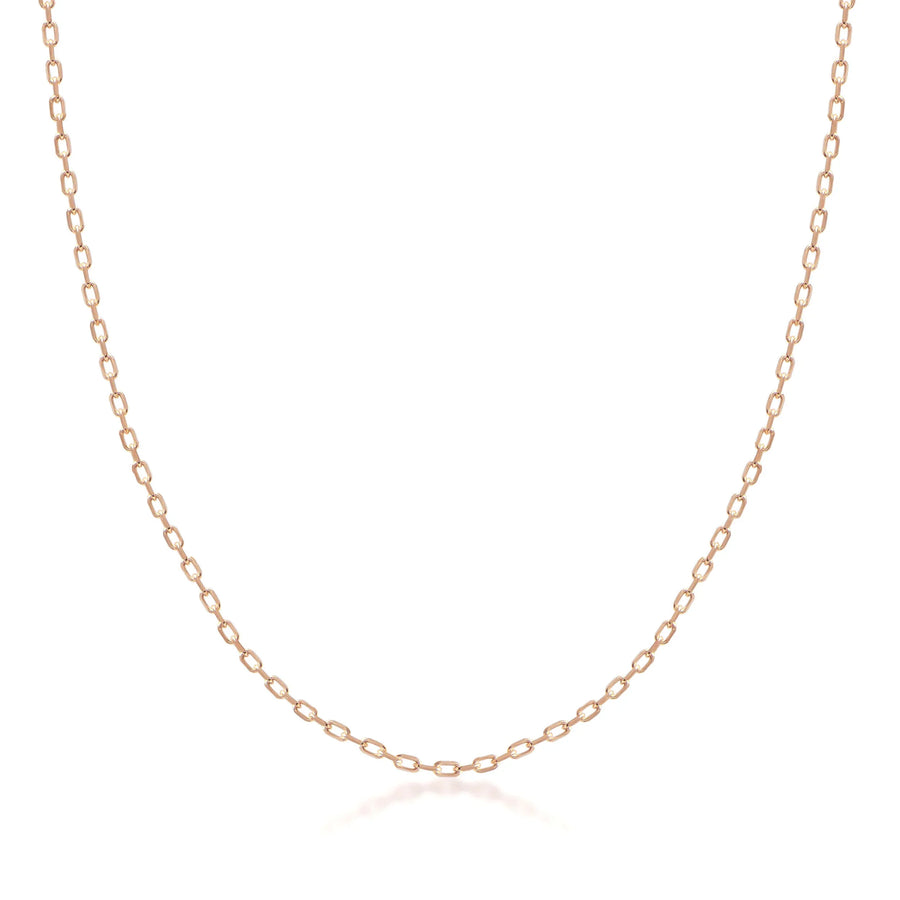 Chaîne maille forçat taille diamant en or rose 14 carats sur fond blanc