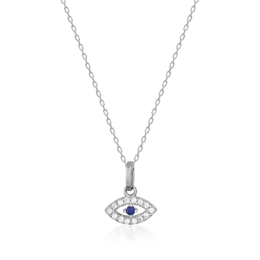 Collana occhio turco in oro bianco 14kt con zaffiro blu creato in laboratorio su sfondo bianco