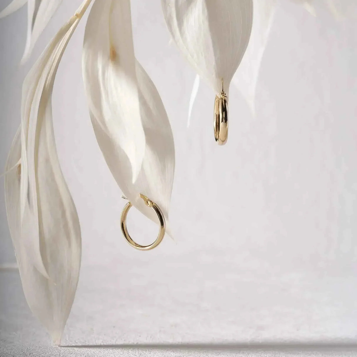 Minimal 14K Gold Classic Hoop Earrings – Lightweight Everyday Hoops