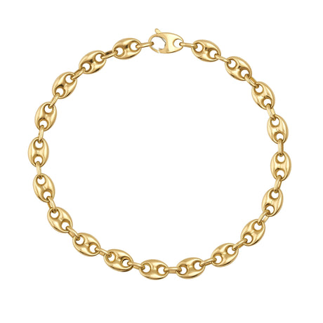 Chaîne maille marine en or jaune 14 carats posée à plat sur fond blanc
