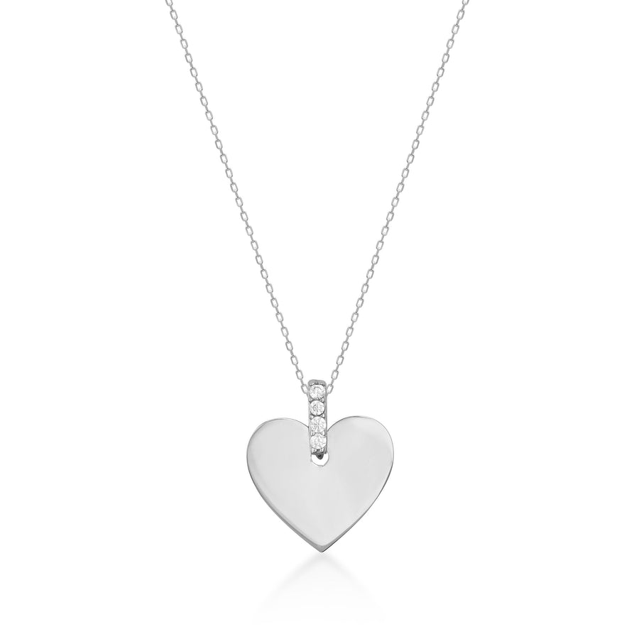 Collar de corazón grabado personalizado con asa de circonitas en oro blanco de 14 quilates sobre fondo blanco
