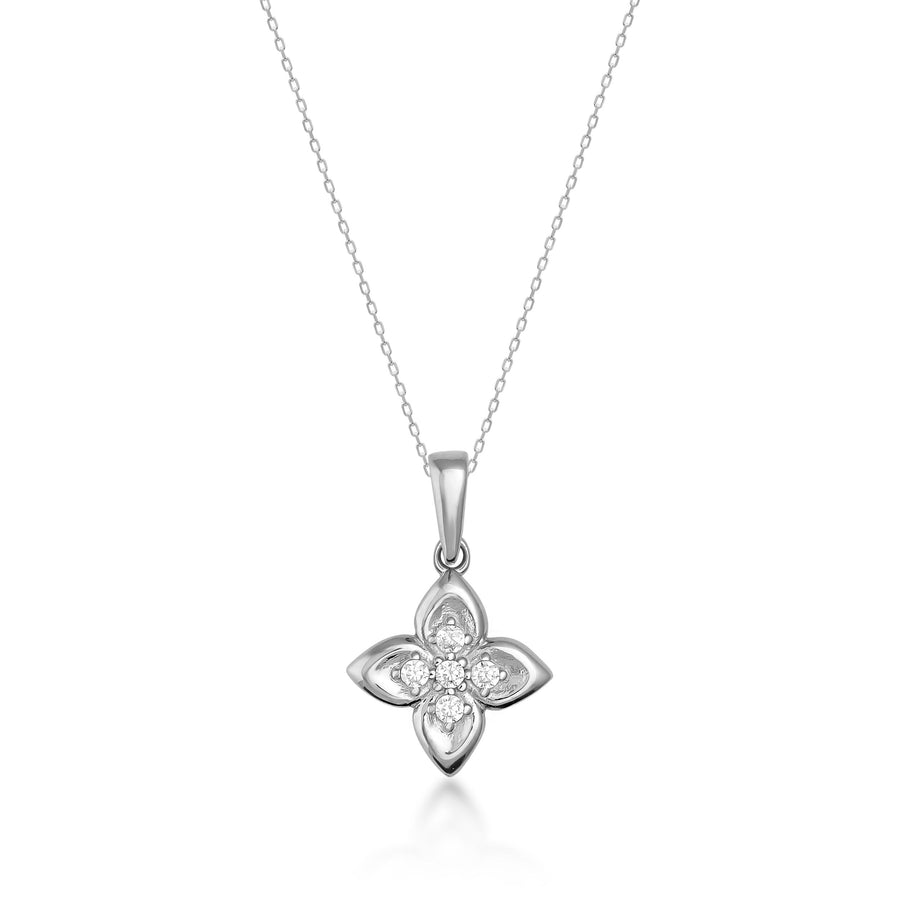 Collier fleur de trèfle en or blanc 14 carats avec oxydes de zirconium sur fond blanc