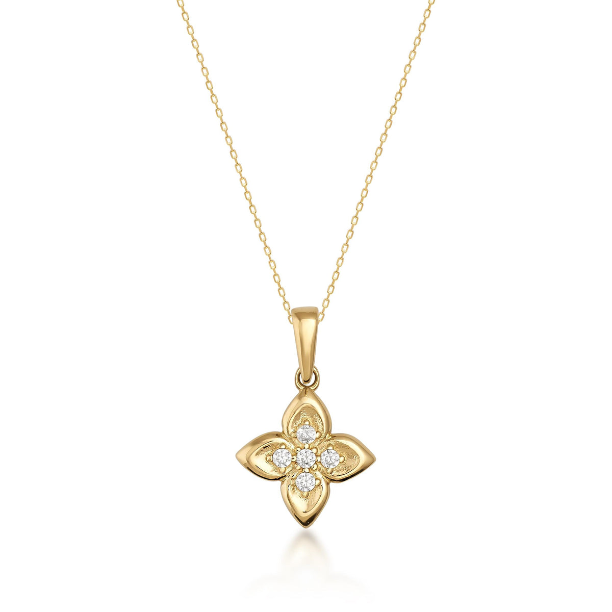 Collier fleur de trèfle en or jaune 14 carats avec oxydes de zirconium sur fond blanc