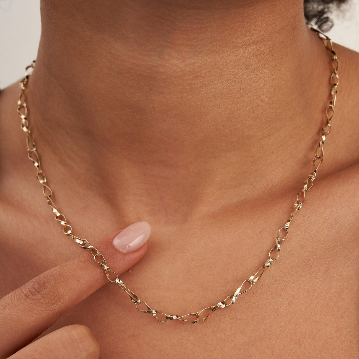 14K Solid Gold Twisted Infinity Link Chain Necklace 3.8mm
