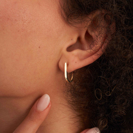 14K Gold Oval Huggie Hoop Earrings Minimal U Shape Small Gold Hoops