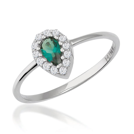 Bague halo poire en or blanc 14 carats avec émeraude de synthèse et halo d'oxydes de zirconium sur fond blanc