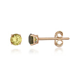 Orecchini a lobo con pietra da 4 mm in oro rosa 14kt con peridoto, vista frontale e laterale su sfondo bianco