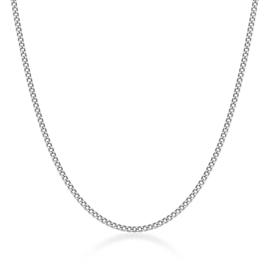 Chaîne gourmette plate en or blanc 14 carats sur fond blanc