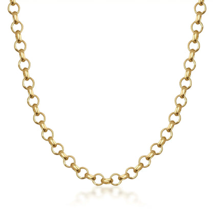 Chaîne maille rolo en or jaune 14 carats à maillons ronds sur fond blanc