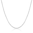 Collana a catena a pallini in oro bianco 14kt su sfondo bianco