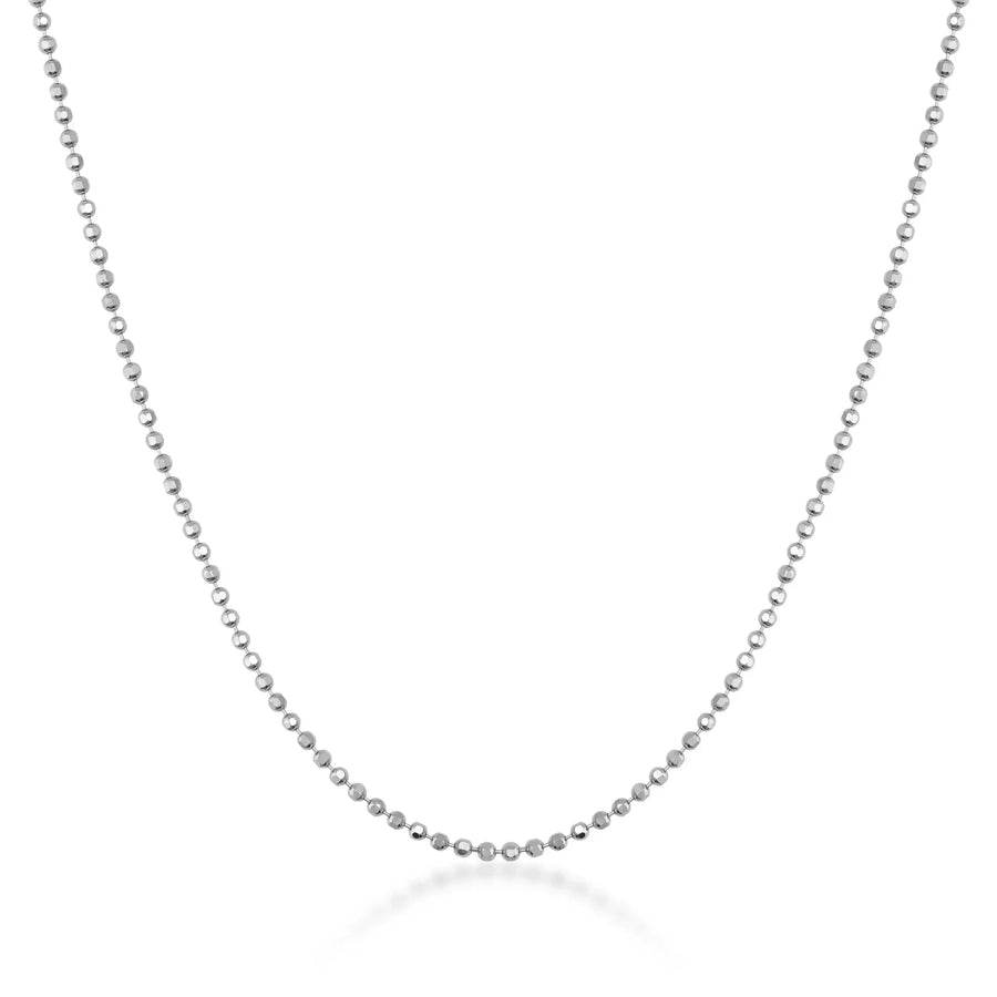 Chaîne maille boule en or blanc 14 carats sur fond blanc