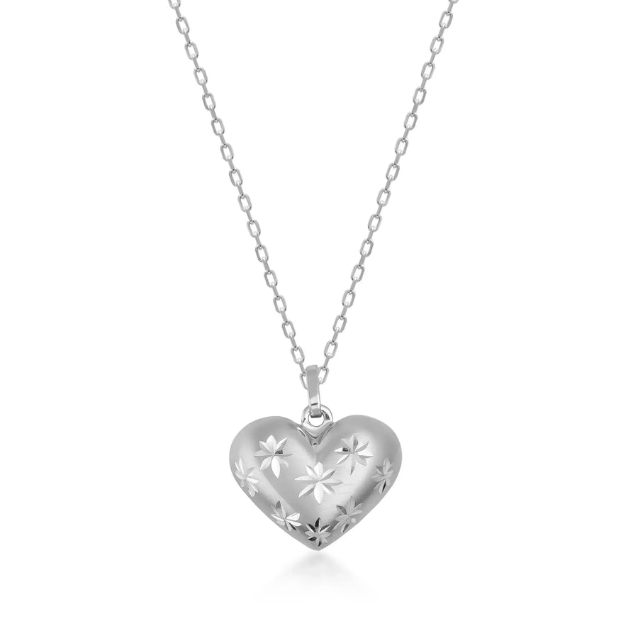 Collana cuore bombato con stella incisa in oro bianco 14kt su sfondo bianco