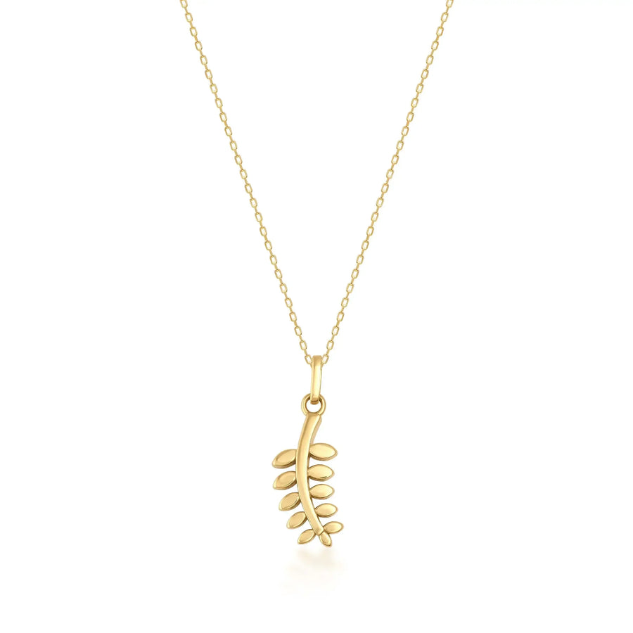 Collana con ciondolo ramo d'ulivo in oro giallo 14kt su sfondo bianco, vista frontale