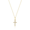 Collier croix délicate en or jaune 14 carats et oxyde de zirconium sur fond blanc