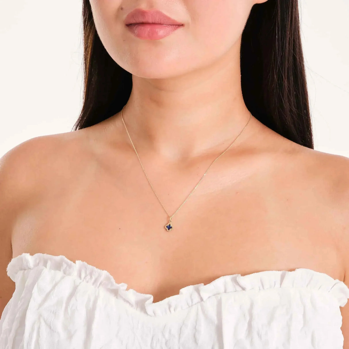 Sapphire Clover Necklace – Lucky Four-Leaf Blue Pendant