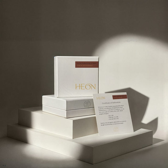 Écrin Heon avec son certificat d’authenticité