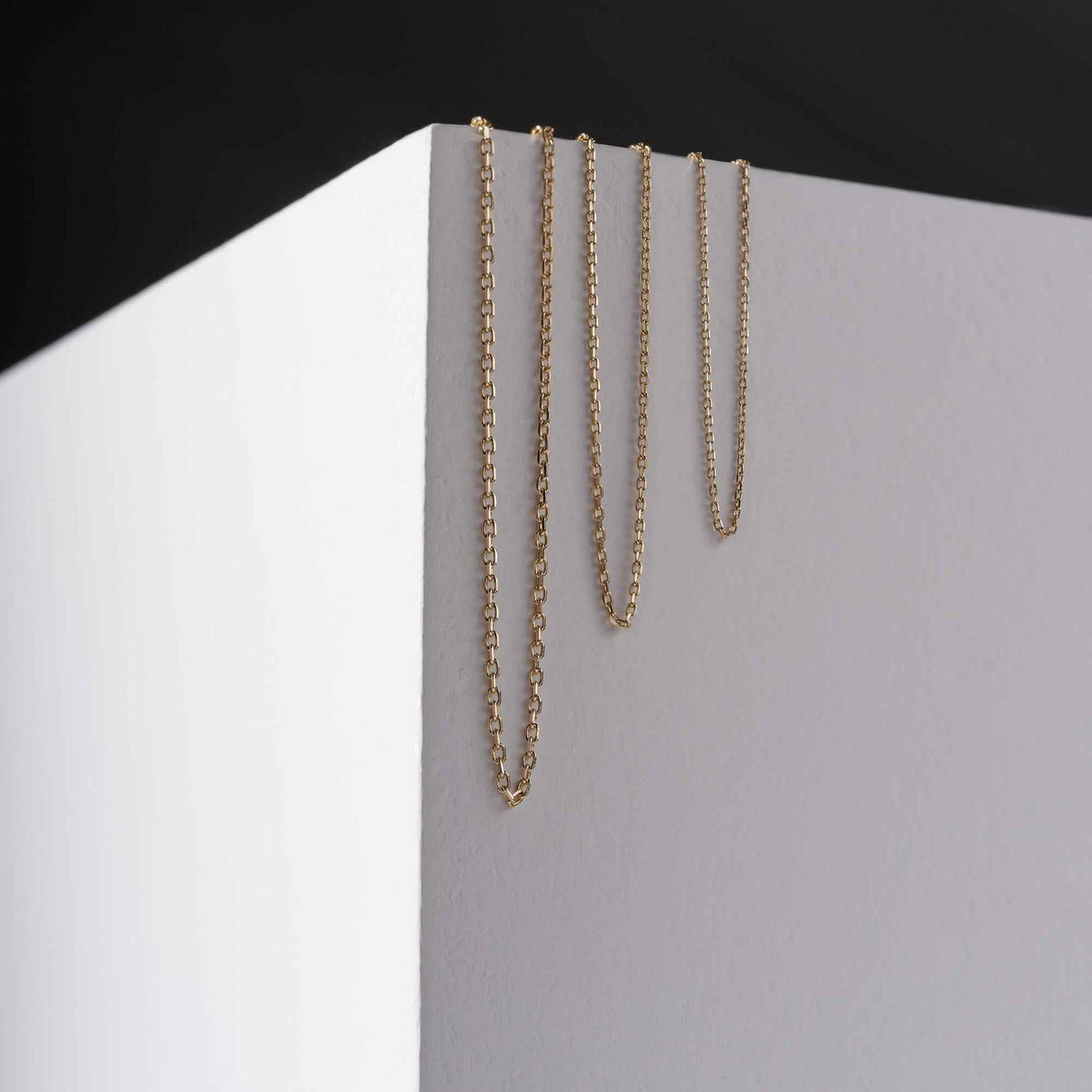 14K Solid Gold Diamond Cut Cable Chain: Durable Unisex Layering Necklace