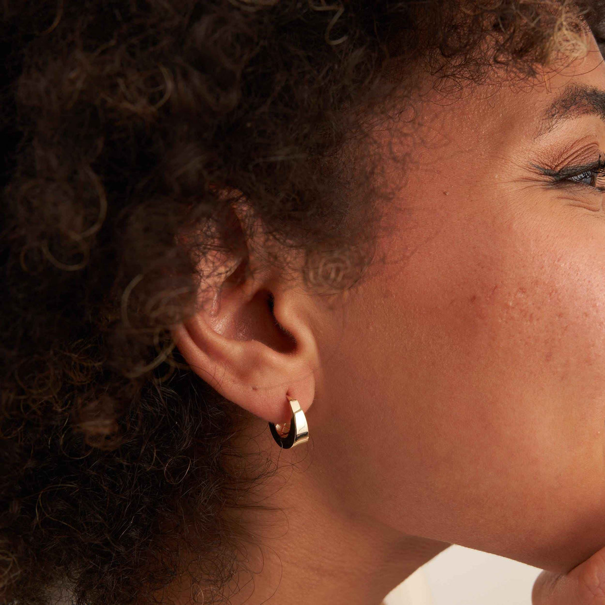 14K Solid Gold Hinged Hoop Earrings Chunky Latch Back Minimal Everyday Jewelry