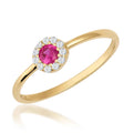 Bague fine halo rubis en or jaune 14 carats avec rubis de synthèse et halo d'oxyde de zirconium sur fond blanc