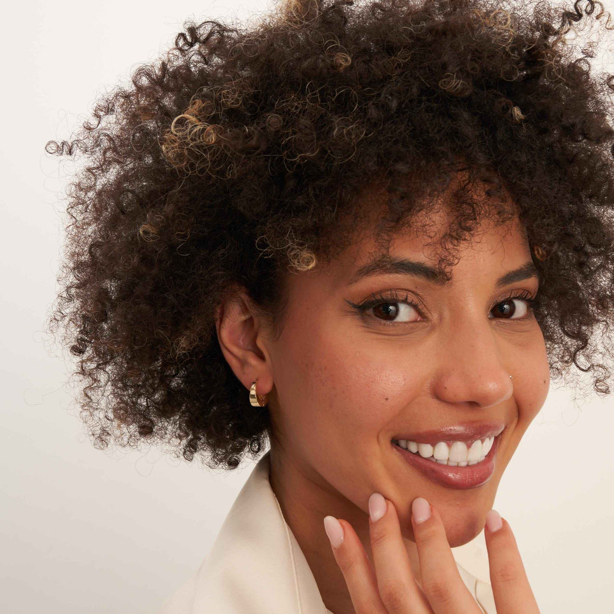 14K Solid Gold Hinged Hoop Earrings Chunky Latch Back Minimal Everyday Jewelry