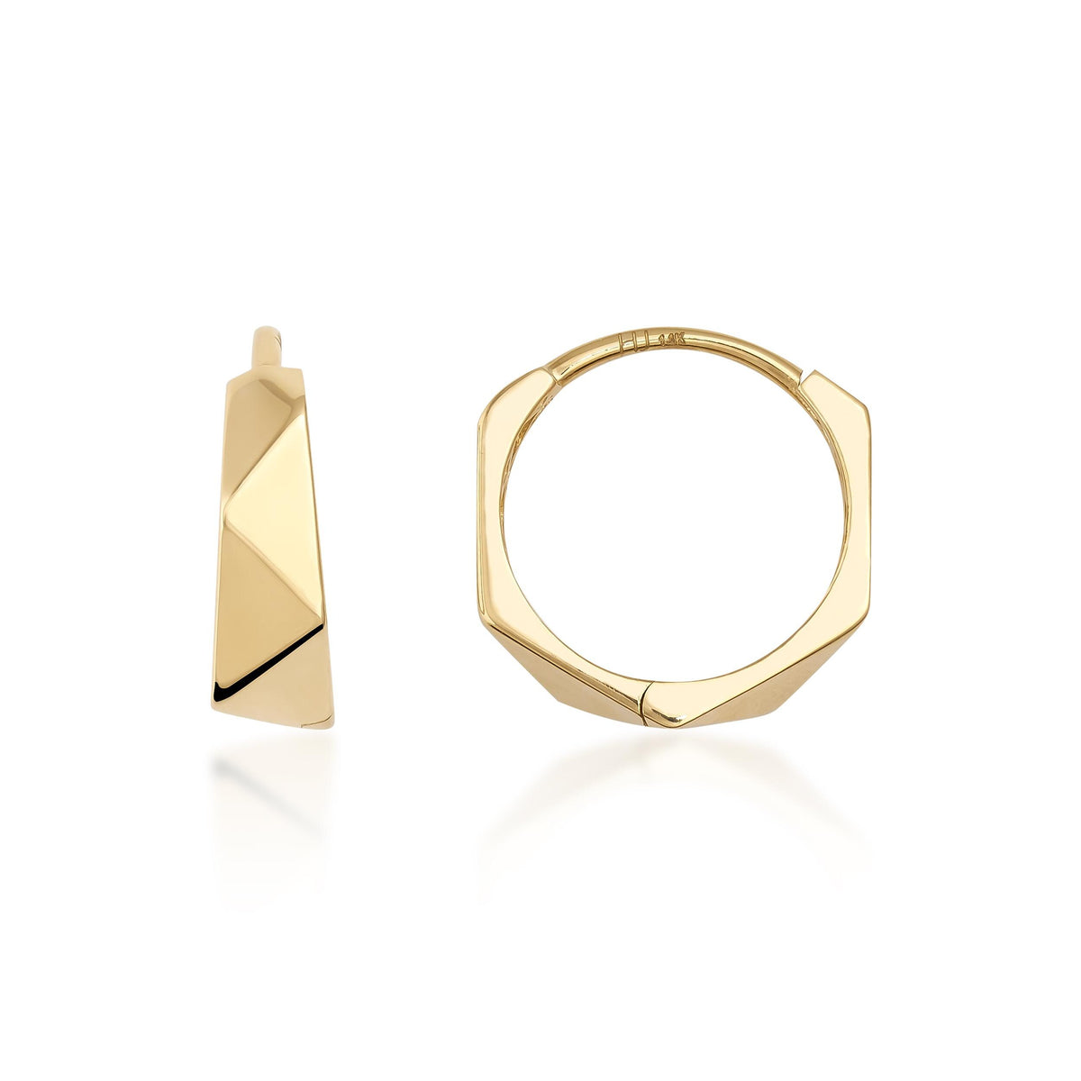 Créoles hexagonales facettées en or jaune 14 carats, vue de côté et de face sur fond blanc