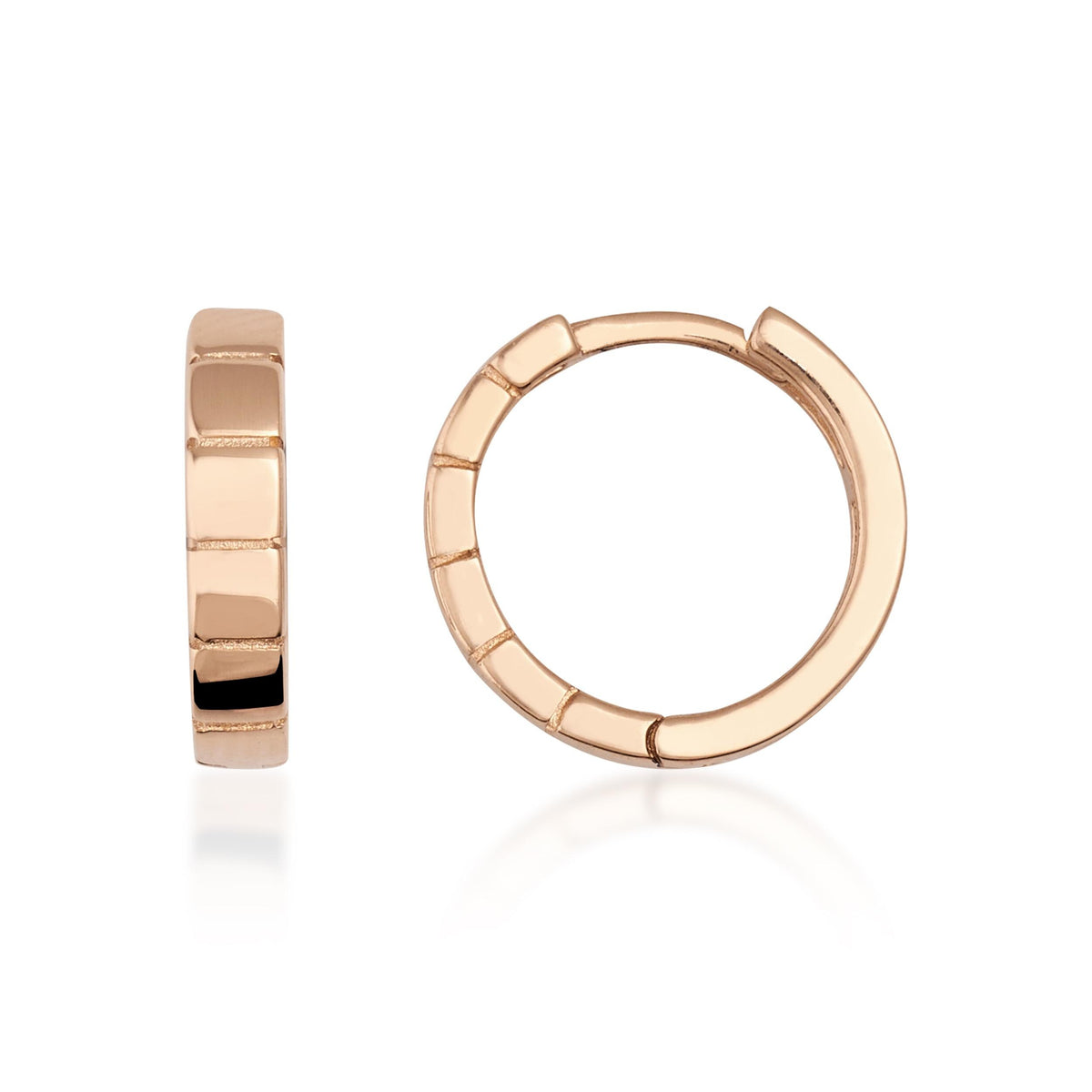 Pendientes de aro segmentados en oro rosa de 14 quilates, vista lateral y frontal sobre fondo blanco