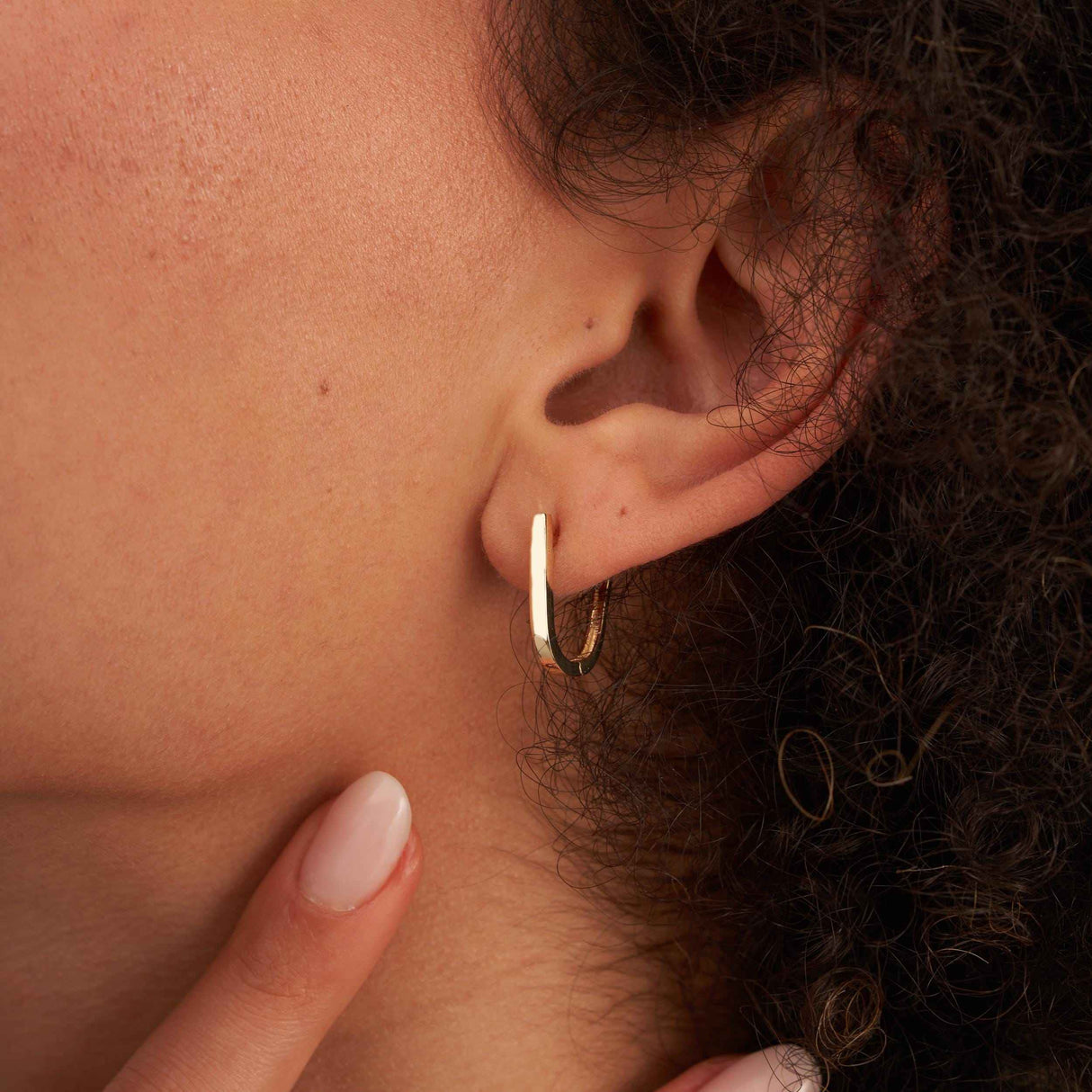 14K Gold Oval Huggie Hoop Earrings Minimal U Shape Small Gold Hoops